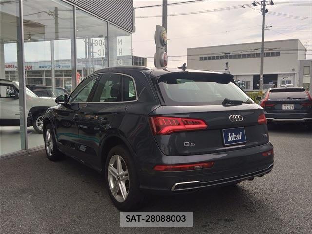 Audi Q5 2018-06 8625872-6