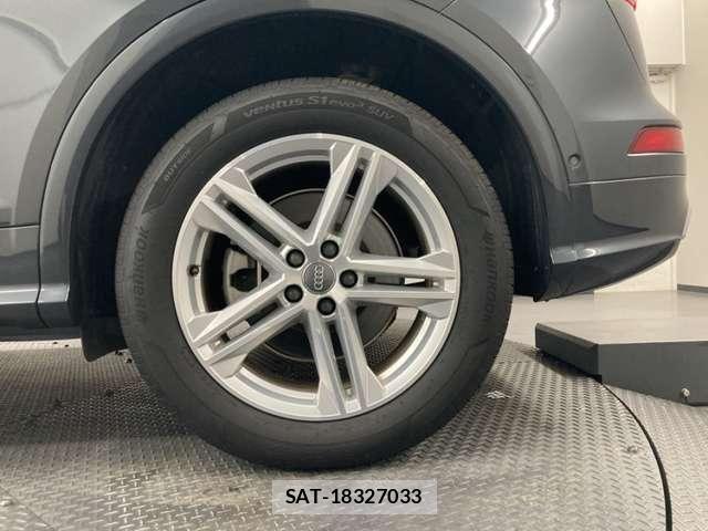 Audi Q5 2018-07 8740637-11