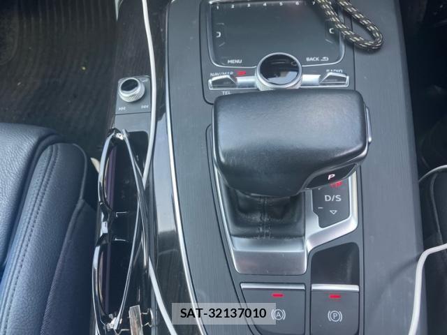 Audi Q5 2018-06 8740639-11