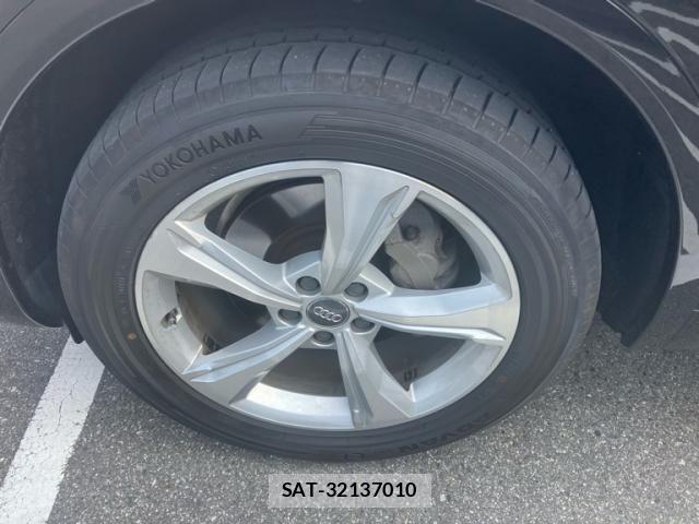 Audi Q5 2018-06 8740639-4