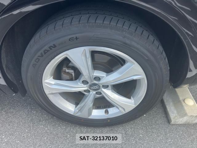 Audi Q5 2018-06 8740639-5