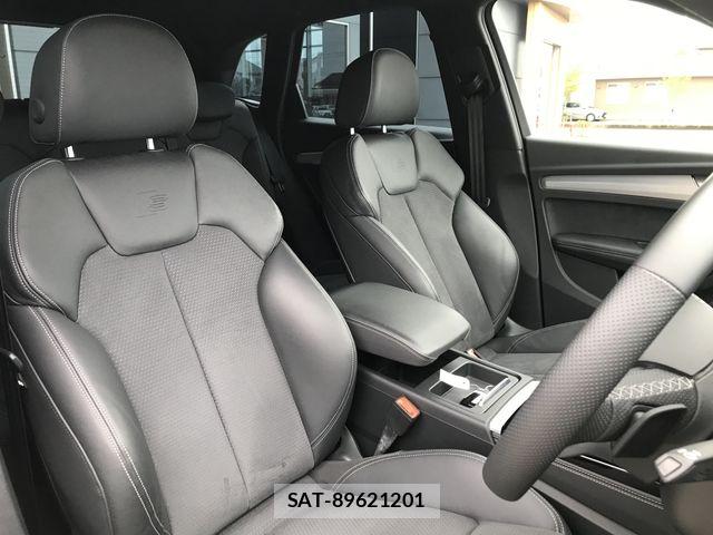 Audi Q5 2021-10 8779556-10