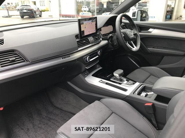 Audi Q5 2021-10 8779556-11