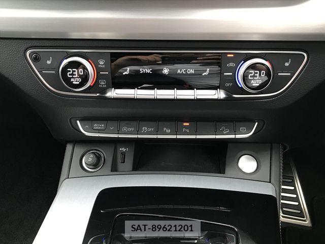 Audi Q5 2021-10 8779556-21