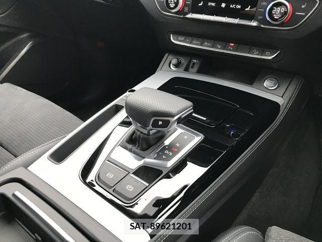 Audi Q5 2021-10 8779556-22