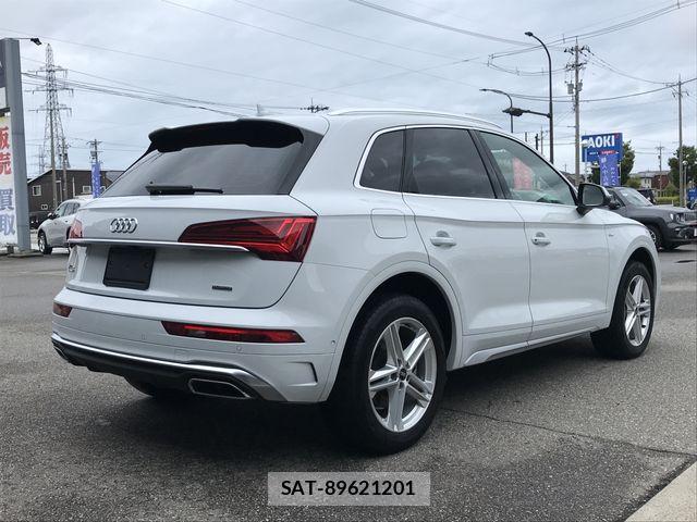 Audi Q5 2021-10 8779556-2