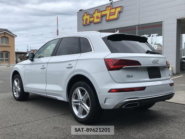 Audi Q5 2021-10 8779556-7