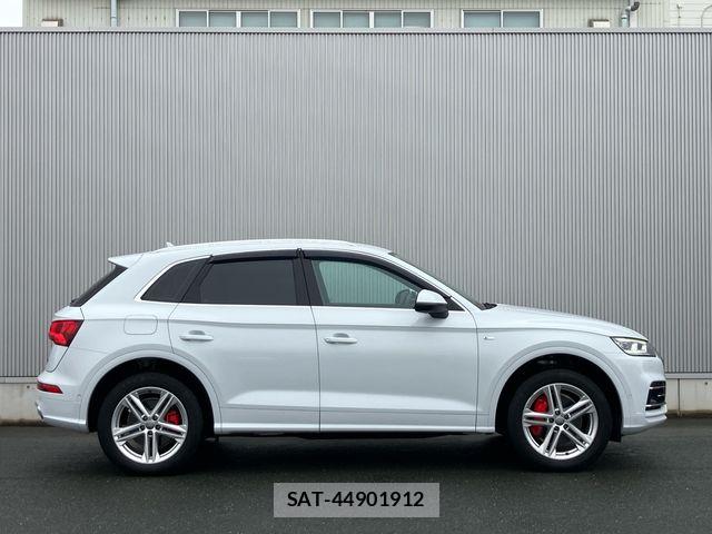 Audi Q5 2020-11 8827916-7