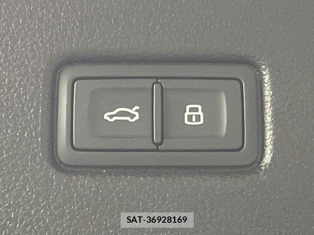 Audi Q5 2021-09 6009696-7
