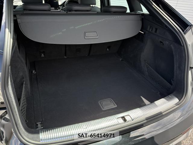 Audi Q5 2023-06 6009695-15