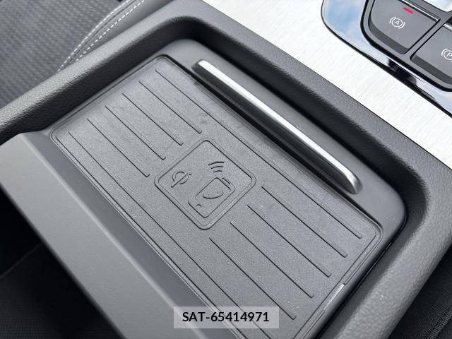 Audi Q5 2023-06 6009695-24