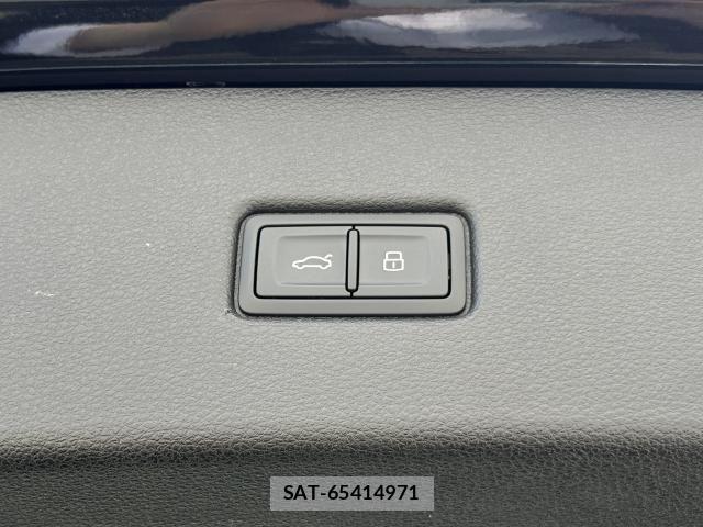 Audi Q5 2023-06 6009695-25
