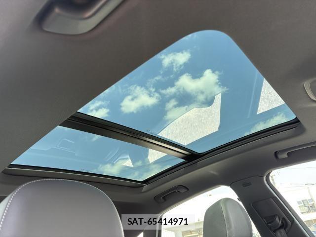 Audi Q5 2023-06 6009695-2
