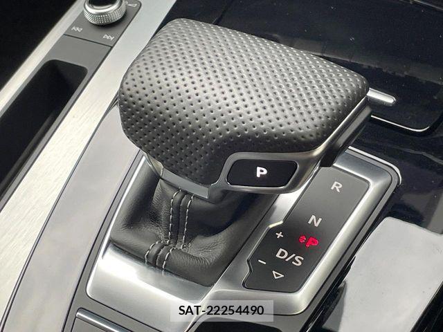 Audi Q5 2021-10 6495036-10
