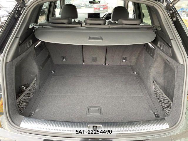 Audi Q5 2021-10 6495036-11
