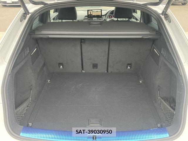 Audi Q5 2023-06 6495035-11