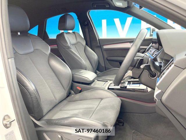 Audi Q5 2021-10 6670359-9