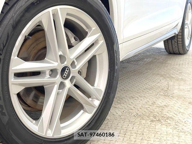 Audi Q5 2021-10 6670359-12
