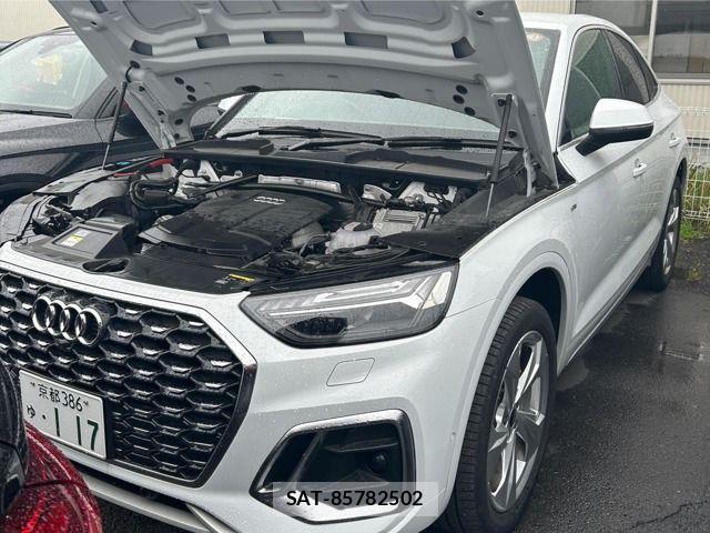 Audi Q5 2022-09 6715674-0