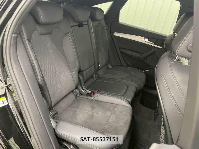 Audi Q5 2023-07 6813827-9