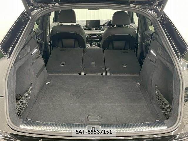 Audi Q5 2023-07 6813827-10