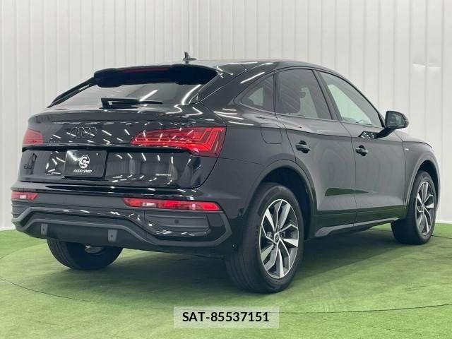 Audi Q5 2023-07 6813827-15