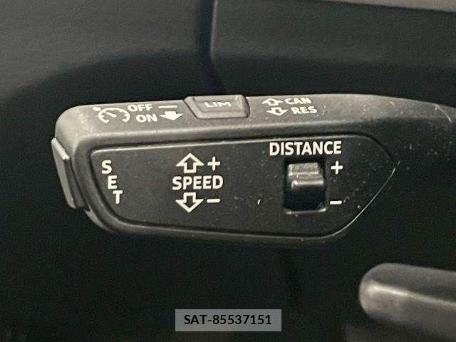 Audi Q5 2023-07 6813827-4