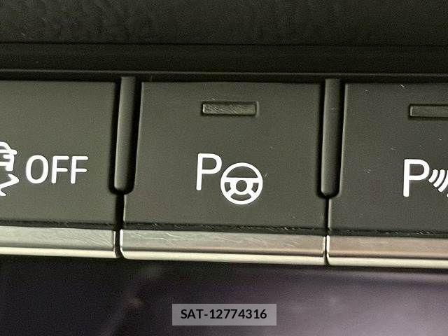 Audi Q5 2022-04 6813825-10