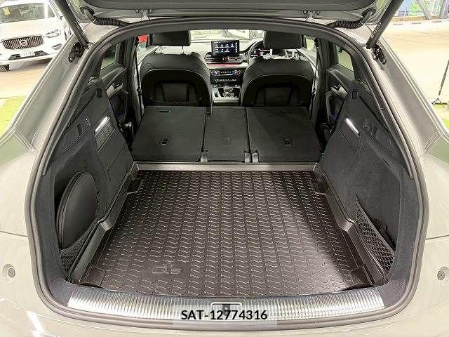 Audi Q5 2022-04 6813825-17