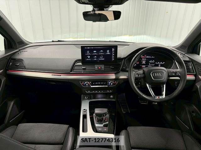 Audi Q5 2022-04 6813825-2
