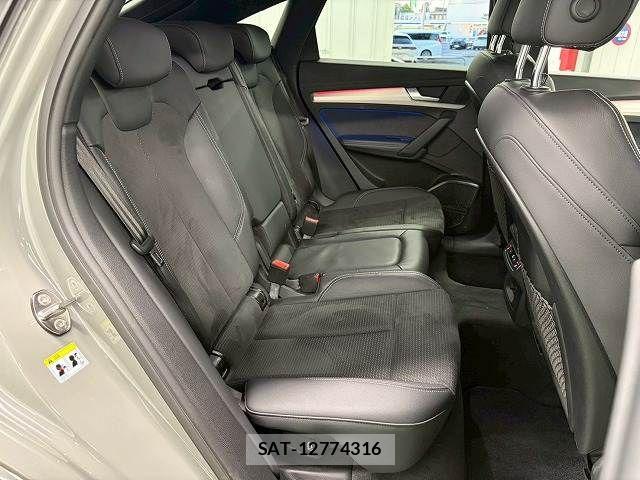 Audi Q5 2022-04 6813825-7
