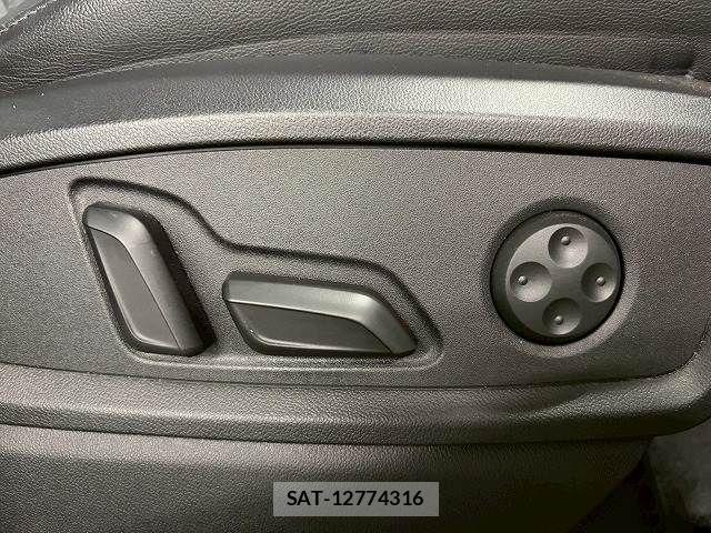 Audi Q5 2022-04 6813825-8