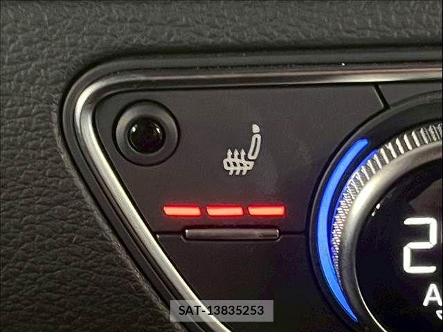 Audi Q5 2022-09 7020049-9