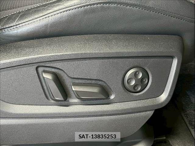 Audi Q5 2022-09 7020049-8
