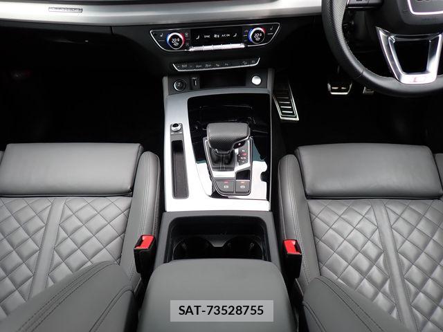 Audi Q5 2022-02 7215043-20