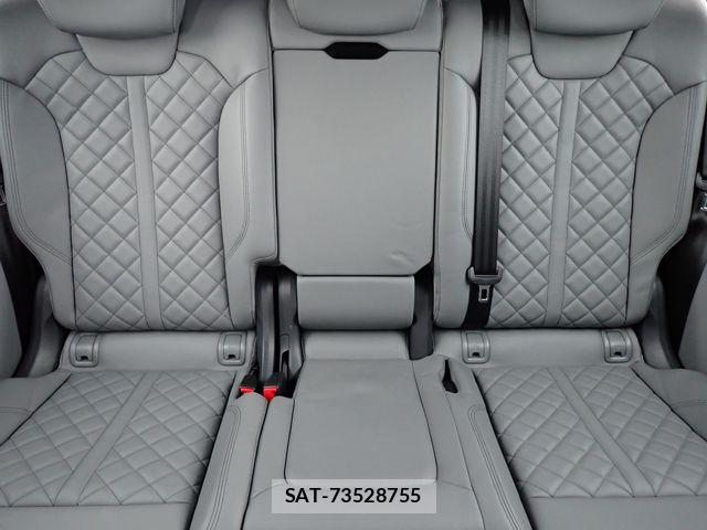 Audi Q5 2022-02 7215043-25