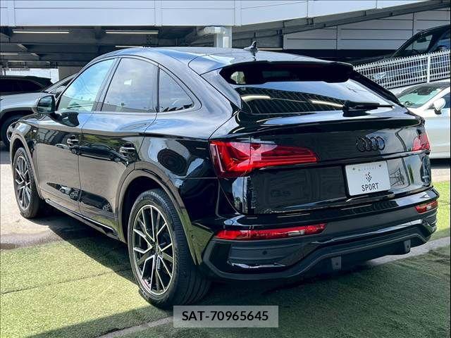 Audi Q5 2022-06 7356897-16