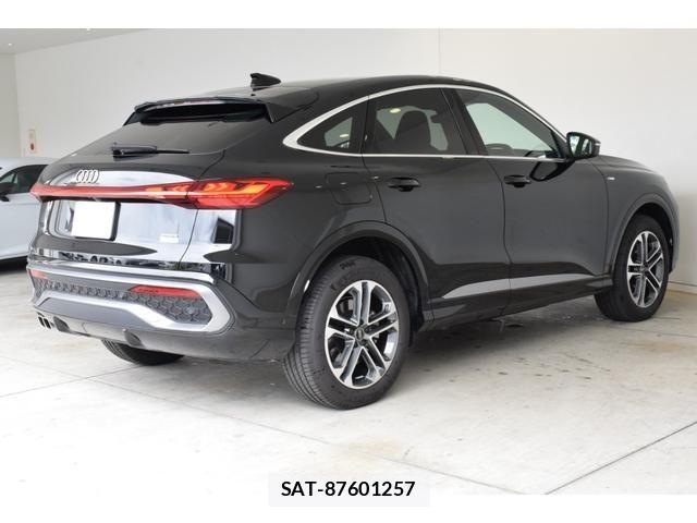 Audi Q5 2025-09 7391405-2