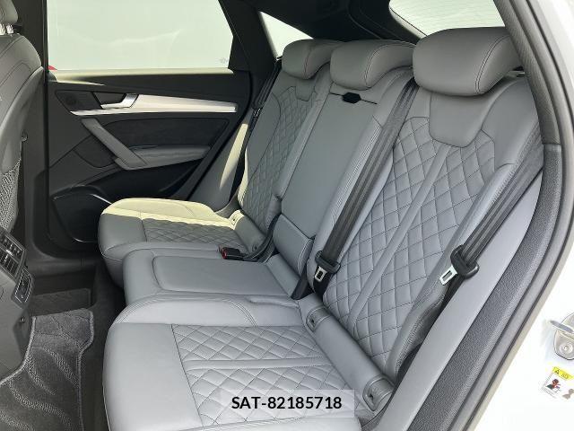 Audi Q5 2023-11 7453028-15