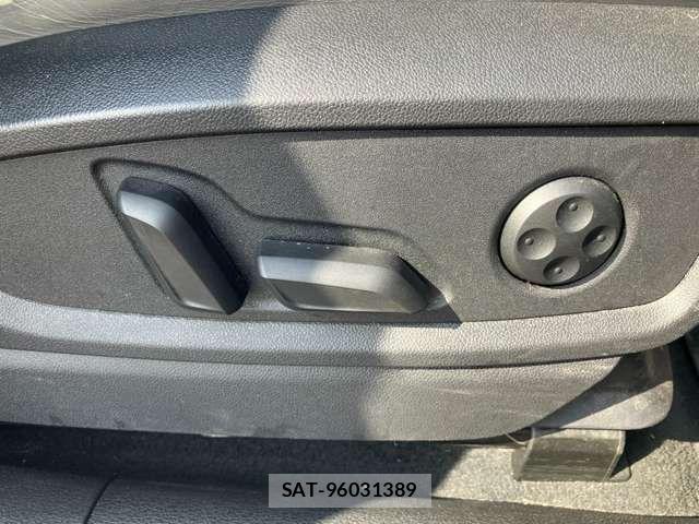 Audi Q5 2023-03 7499613-12