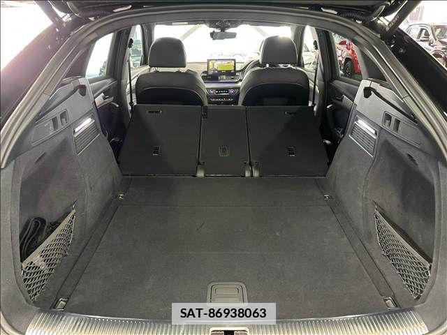 Audi Q5 2023-03 7960569-17