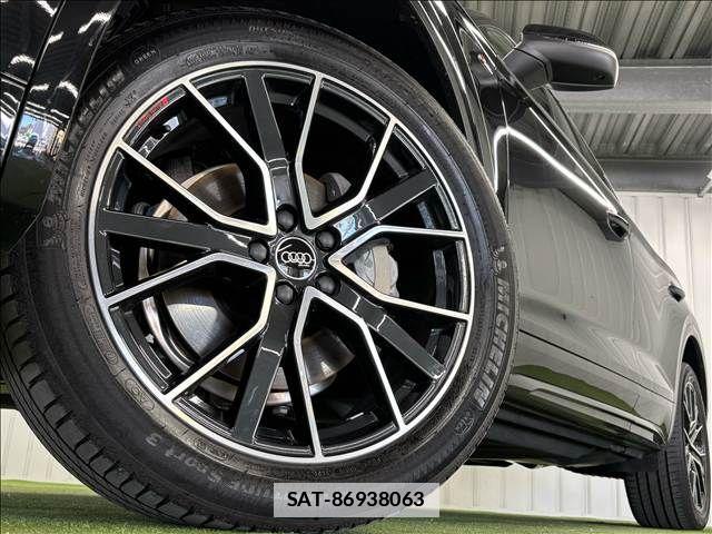 Audi Q5 2023-03 7960569-18