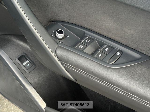 Audi Q5 2022-07 8228968-12