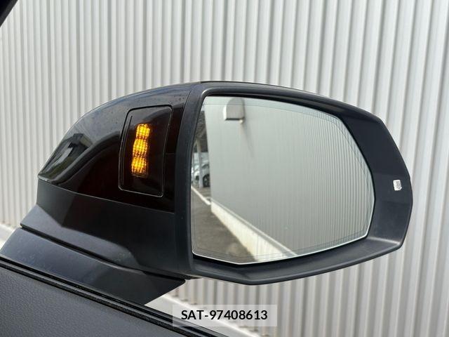 Audi Q5 2022-07 8228968-3