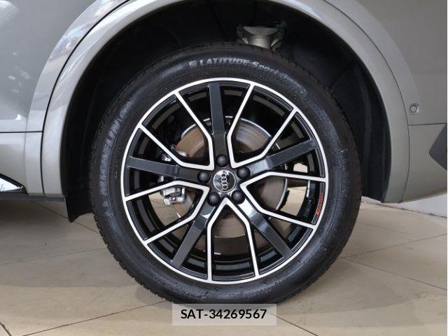 Audi Q5 2025-03 8228964-15