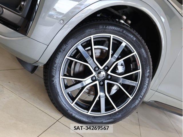 Audi Q5 2025-03 8228964-16