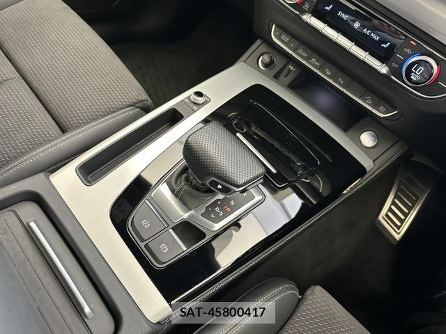 Audi Q5 2023-06 8411293-10