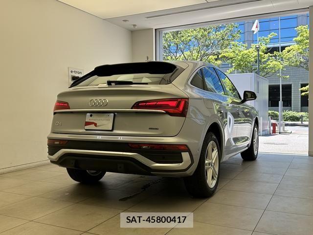 Audi Q5 2023-06 8411293-2