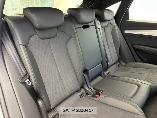 Audi Q5 2023-06 8411293-4