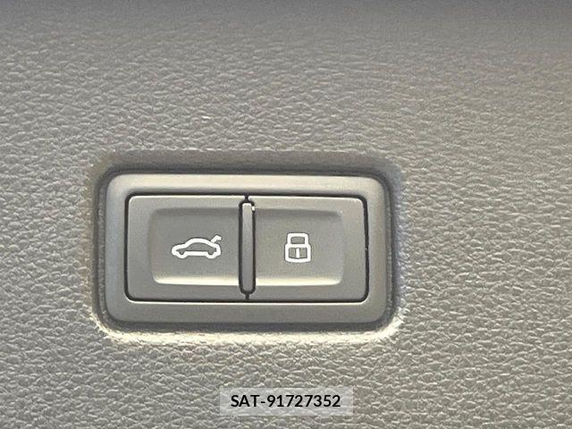 Audi Q5 2022-04 8523642-5